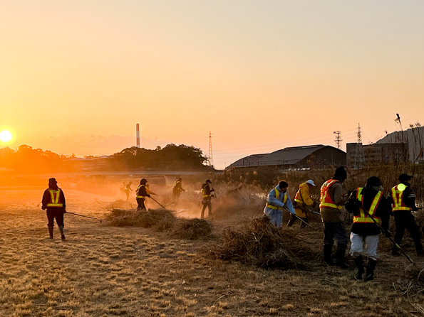 20260125_花物語駐車場草刈り_作業1